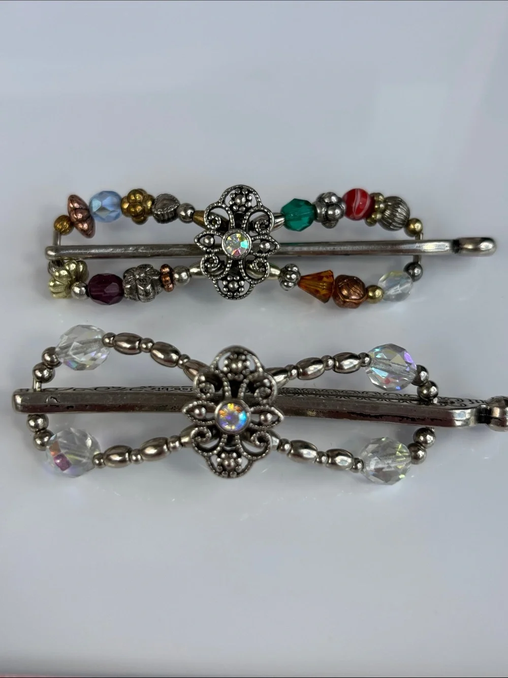 Two Beaded Floral flexi clips Lila rose small